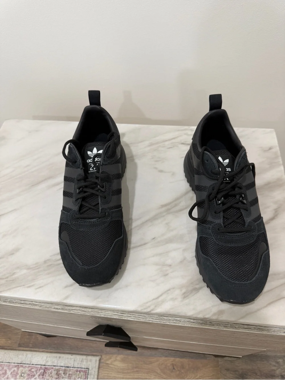adidas ZX 700 HD Sneakers - Black size 9.